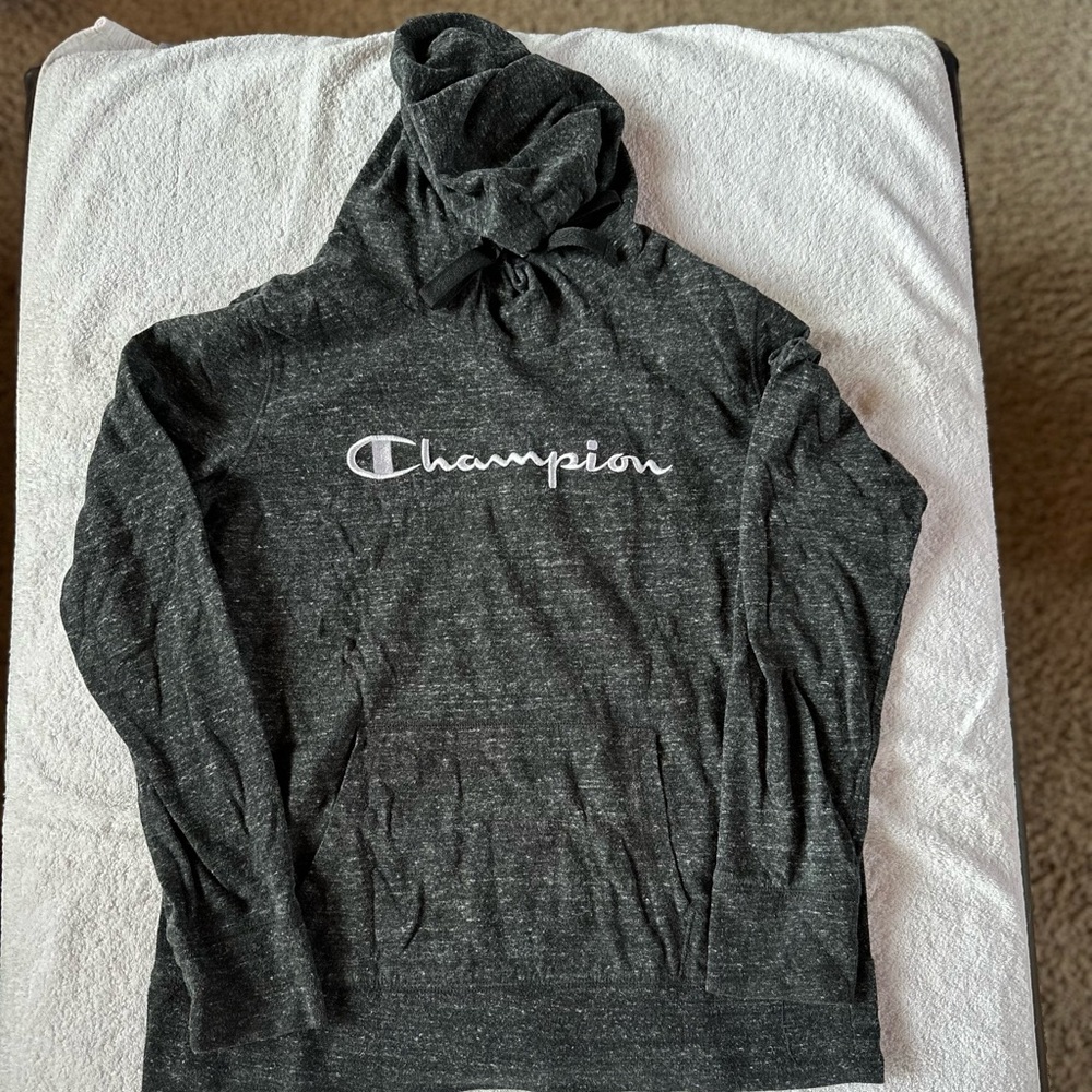 Women’s Champion lightweight hoodie M